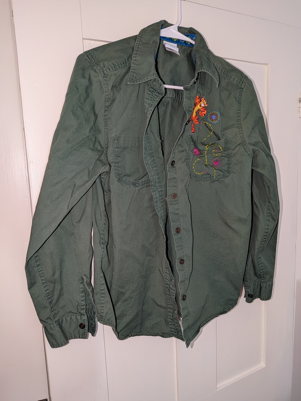 Disney Women's Medium Embroidered Hunter Green Button-Up Blouse
